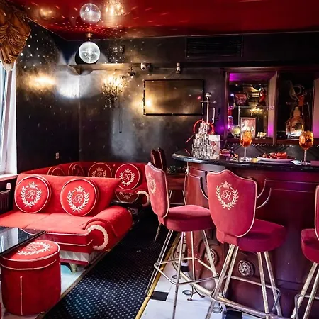 Viesu māja Royal Club 13 *